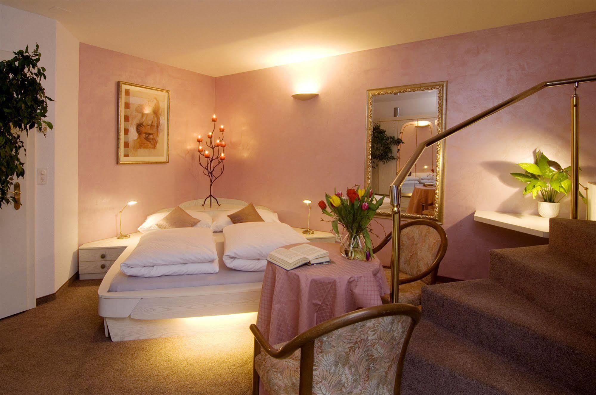 Hotel Landgasthof Hirschen Ramsen Esterno foto
