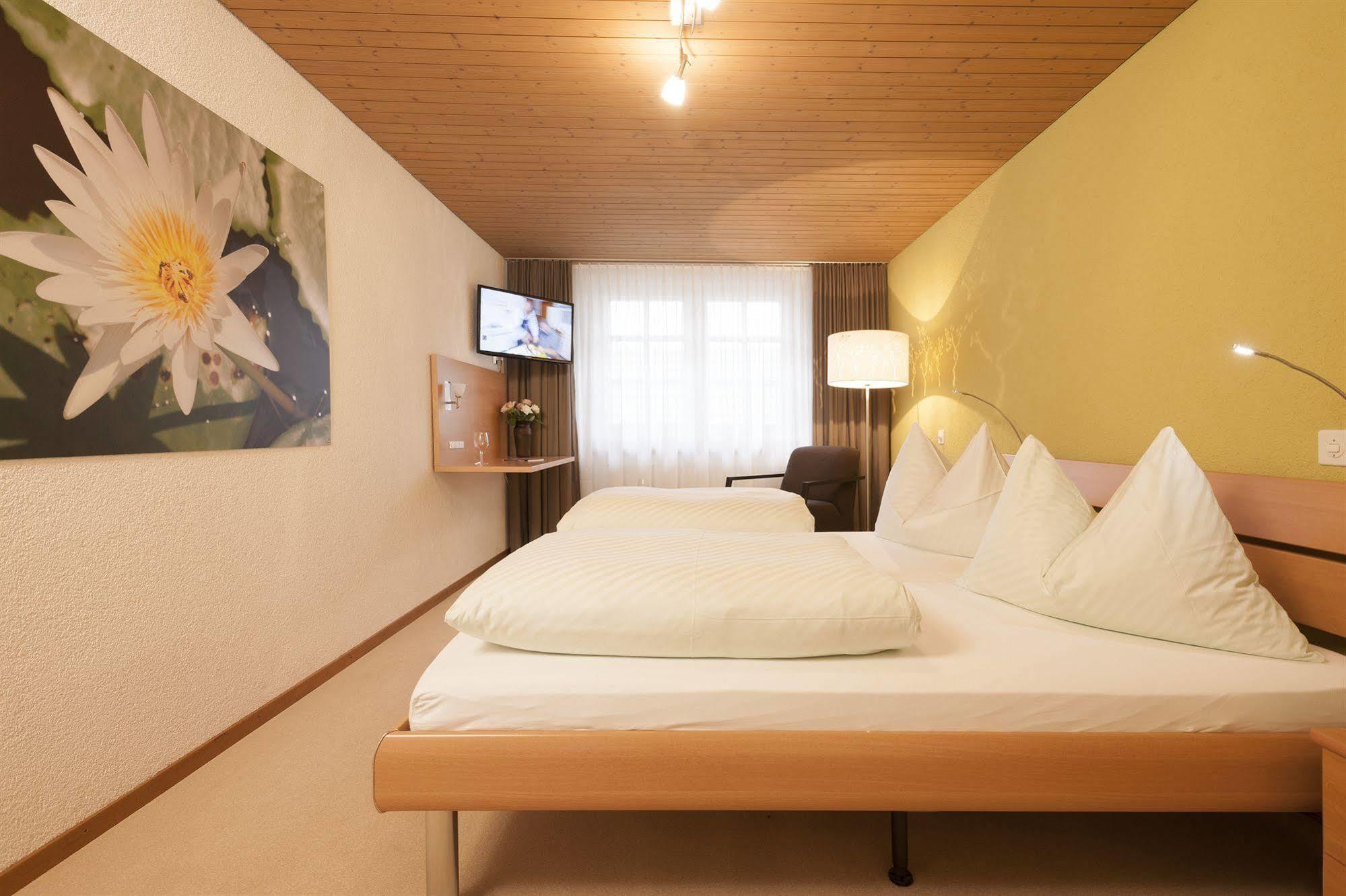 Hotel Landgasthof Hirschen Ramsen Esterno foto